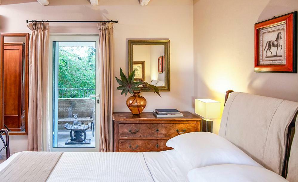 Villa Ioli- Beachfront Luxury Residence Igoumenitsa Bagian luar foto
