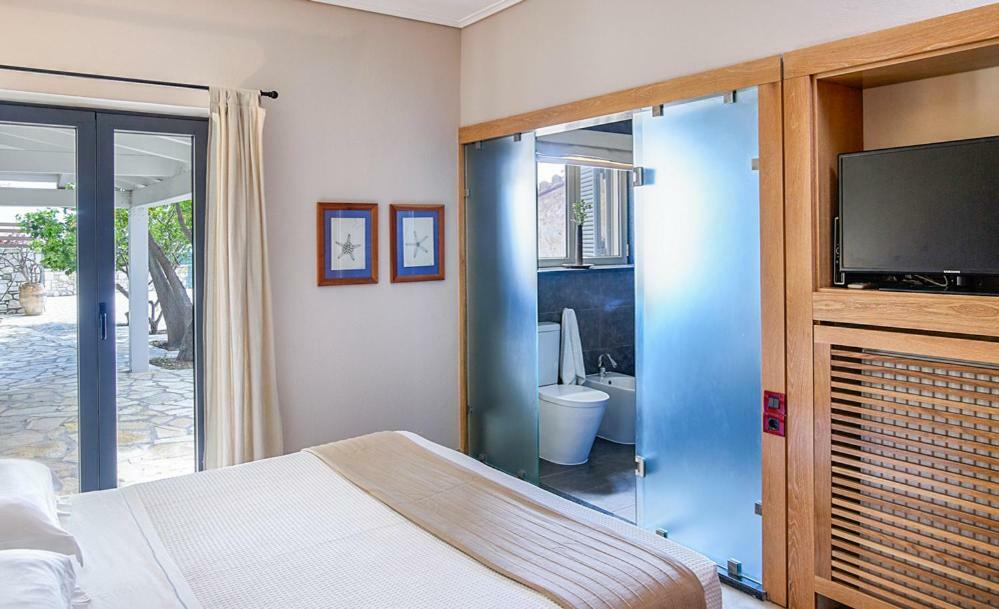 Villa Ioli- Beachfront Luxury Residence Igoumenitsa Bagian luar foto